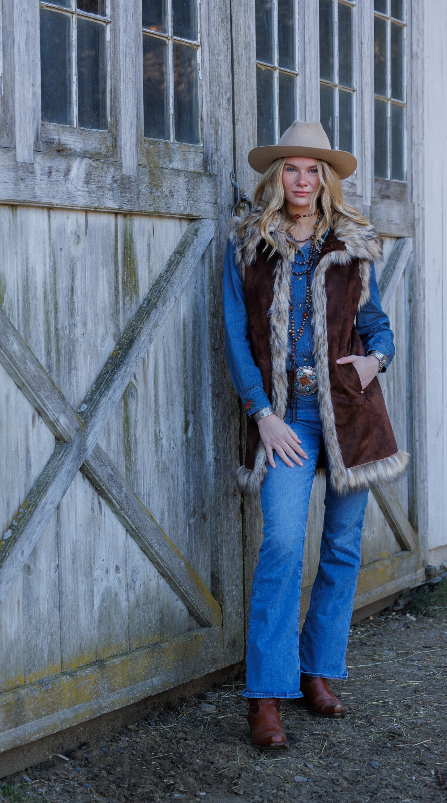 381602 Nora Vest  . 04.jpg
